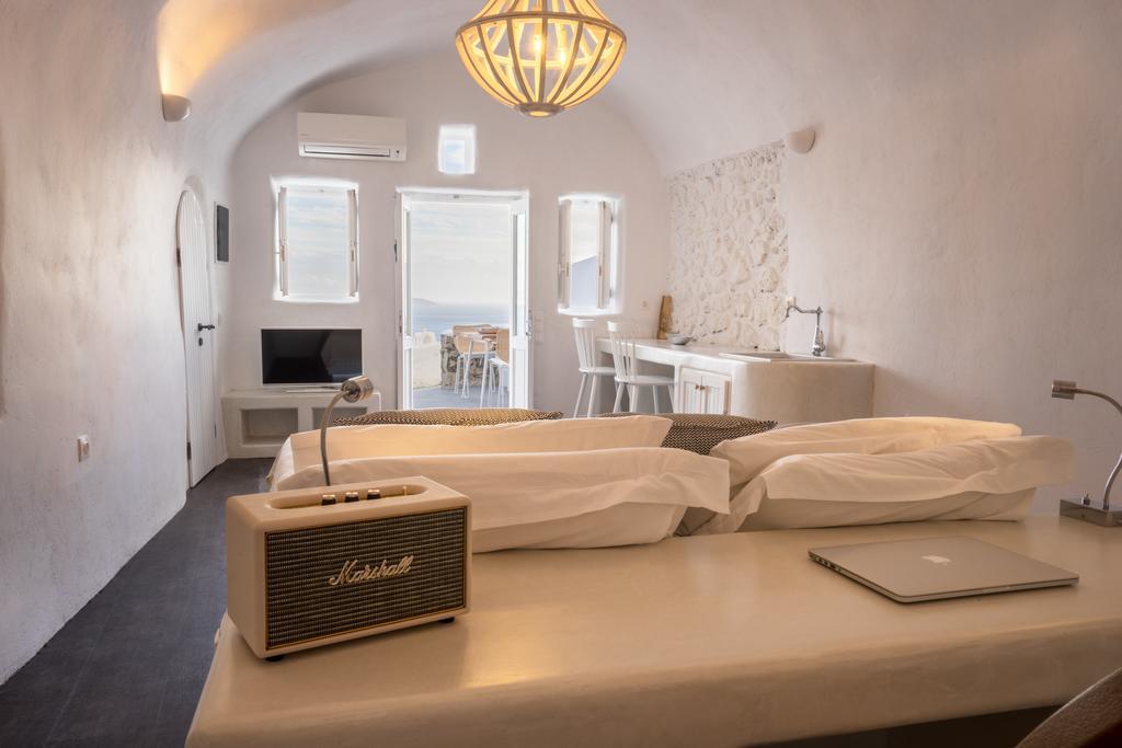 Gaia Suites Oia  Exterior photo
